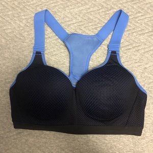 NWOT VS Sport 34D sports bra